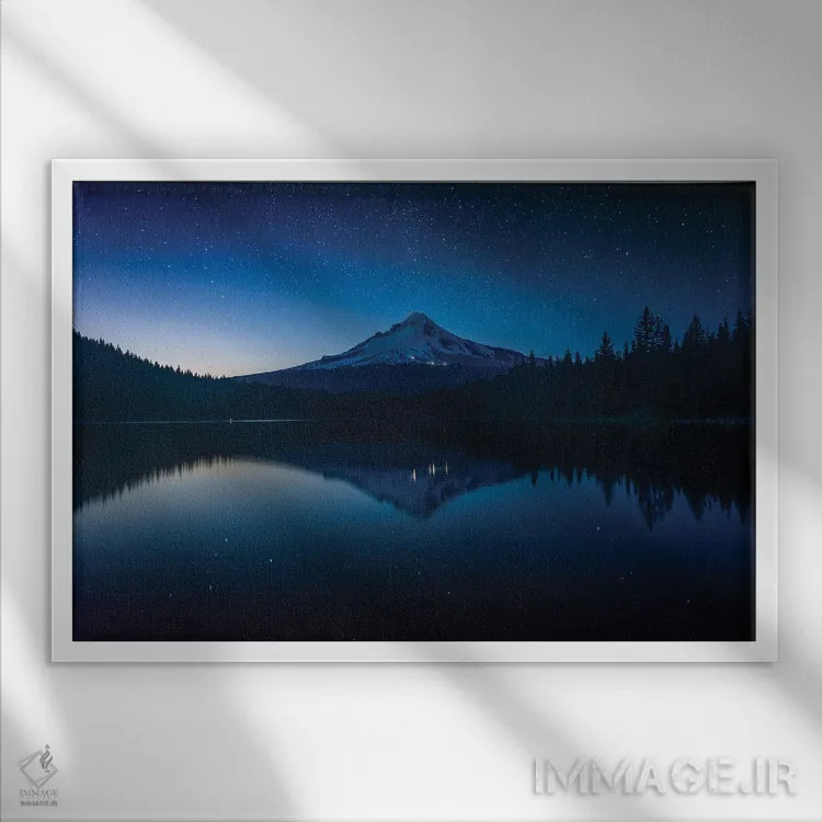 تابلو انعکاس کوه هود در دریاچه تریلیوم II اثر جان بیلوس - نمای قابدار سفید