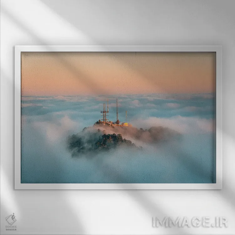 تابلو بالای مه خرداد II اثر جان بیلوس - نمای قابدار سفید