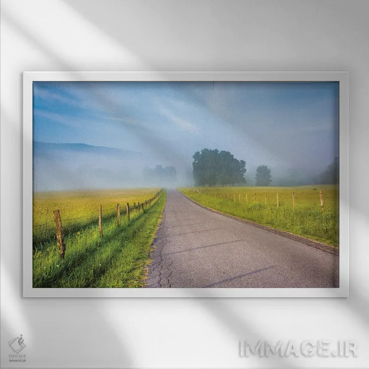 تابلو مه روستایی اثر جان بیلوس - نمای قابدار سفید