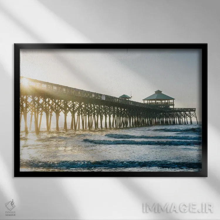 تابلو اسکله ساحل فولی اثر جان بیلوس - نمای قابدار مشکی