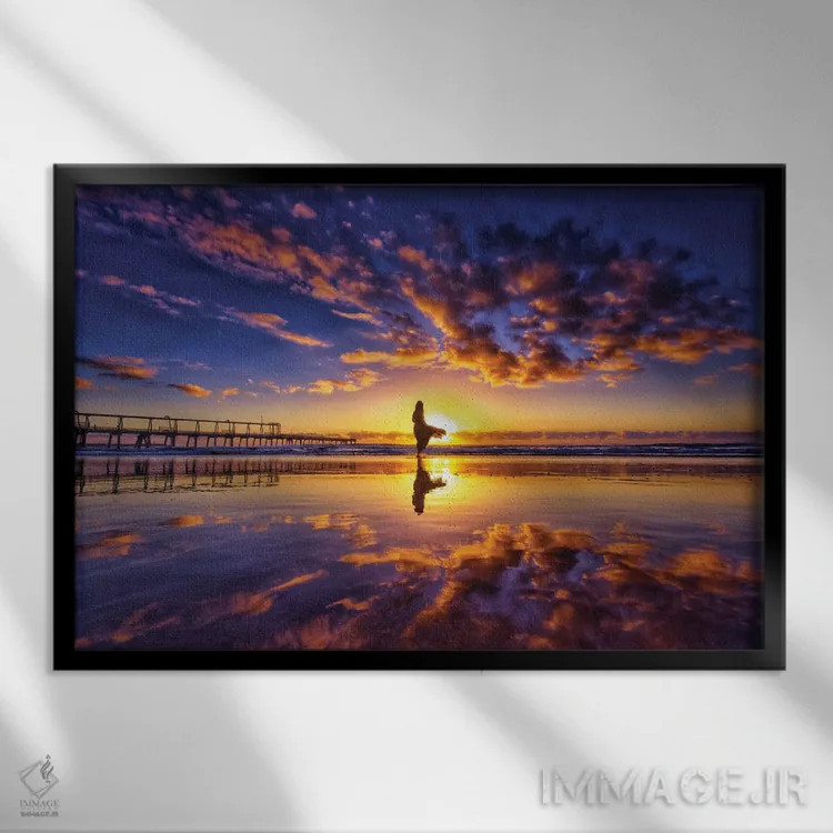 تابلو انتظار اثر بن مولدر - نمای قابدار مشکی