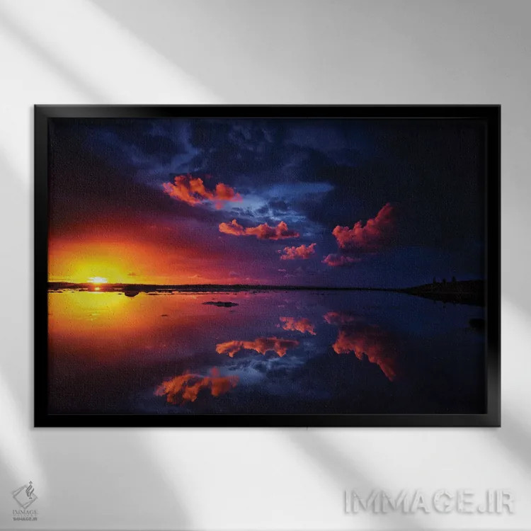 تابلو رویارویی روشنایی و تاریکی اثر بن مولدر - نمای قابدار مشکی