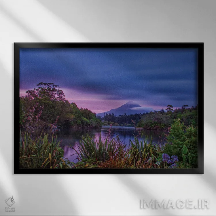 تابلو کوه تاراناگی اثر بن مولدر - نمای قابدار مشکی