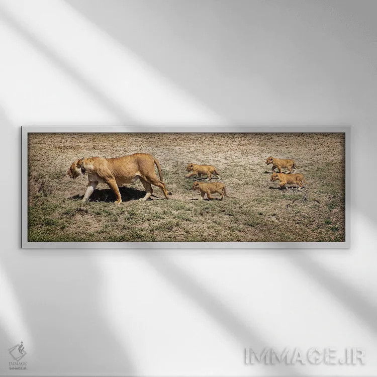 تابلو مادر و تولهها اثر جنت فیکار - نمای قابدار سفید