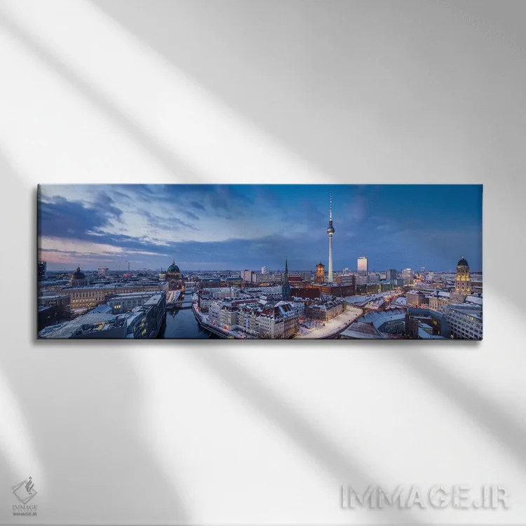 تابلو نمای پانورامای افق برلین در زمستان با برج تلویزیون برلین اثر یان بکه - نمای روبهرو روی دیوار