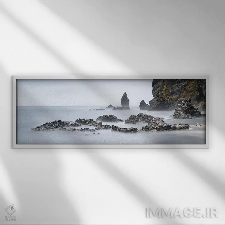تابلو ساحل صخرهای هوکایدو در شمال ژاپن اثر یان بکه - نمای قابدار سفید