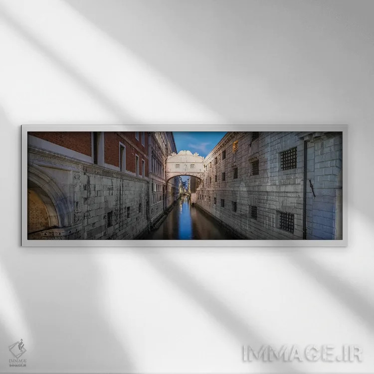تابلو Venice, Italy,پانورامای پل آهها (پونته دی سوسپیری)، ونیز، ایتالیا اثر یان بکه - نمای قابدار سفید