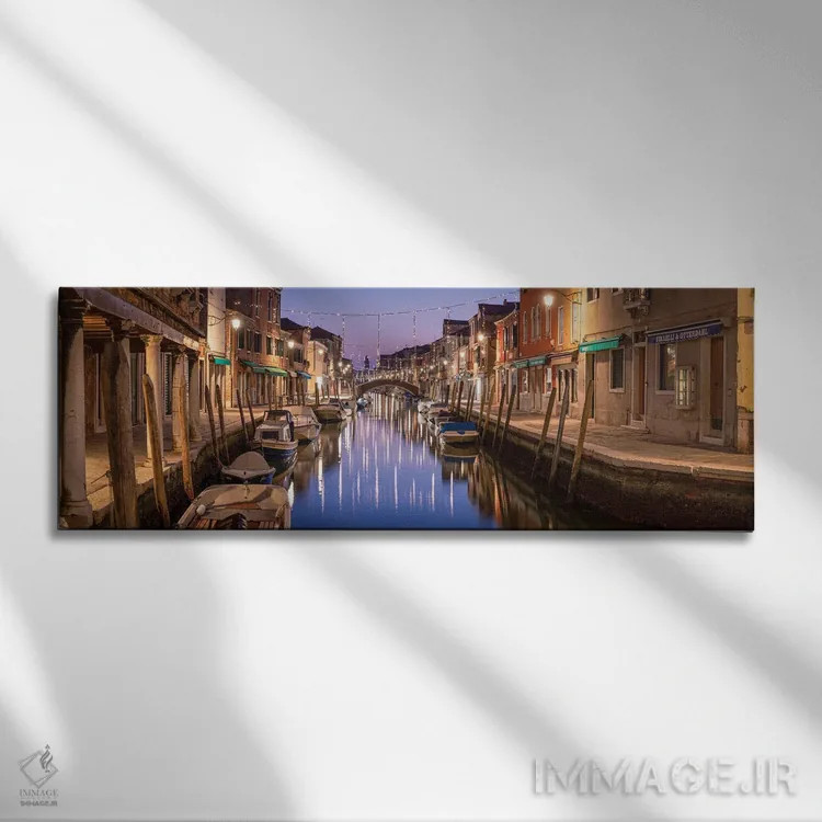 تابلو Murano Island, Venice, Italy,کانال شبانه با تزئینات کریسمس، جزیره مورانو، ونیز، ایتالیا اثر یان بکه - نمای روبهرو روی دیوار