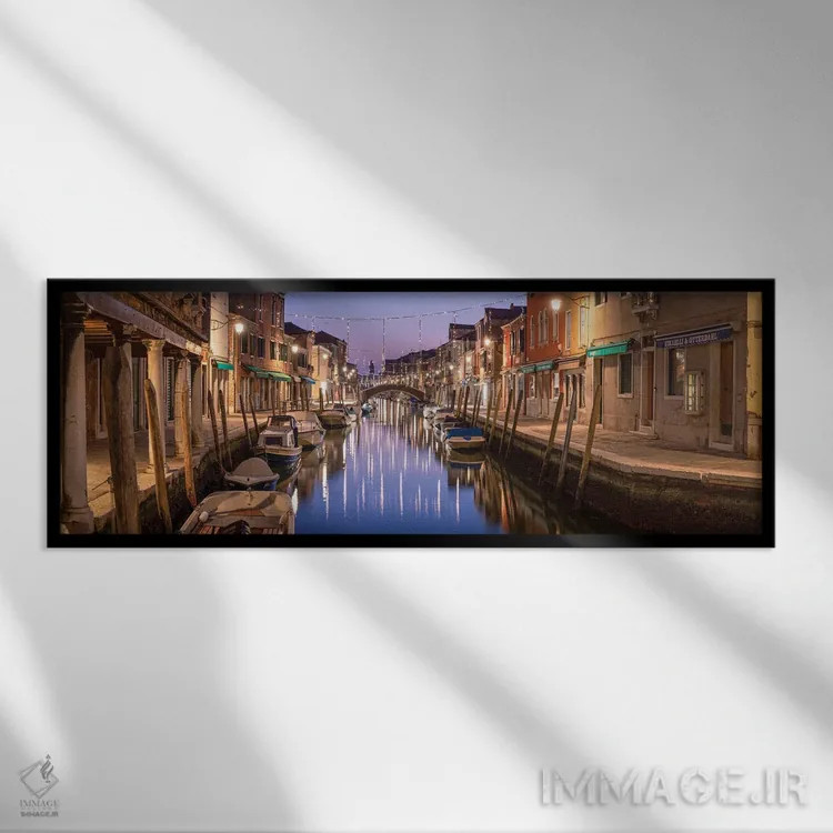 تابلو Murano Island, Venice, Italy,کانال شبانه با تزئینات کریسمس، جزیره مورانو، ونیز، ایتالیا اثر یان بکه - نمای قابدار مشکی