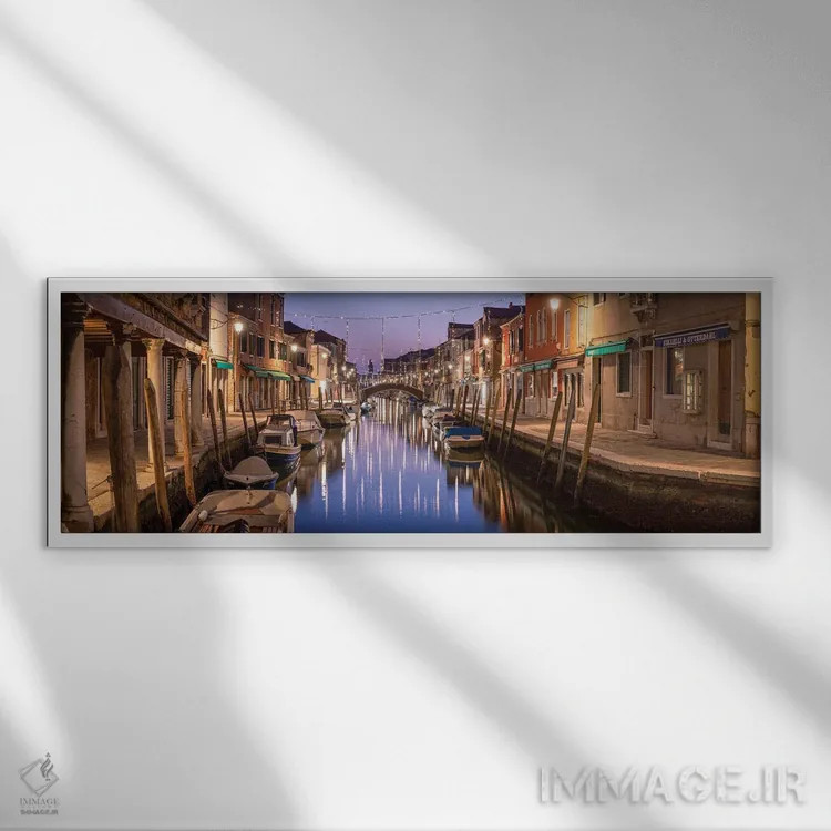 تابلو Murano Island, Venice, Italy,کانال شبانه با تزئینات کریسمس، جزیره مورانو، ونیز، ایتالیا اثر یان بکه - نمای قابدار سفید