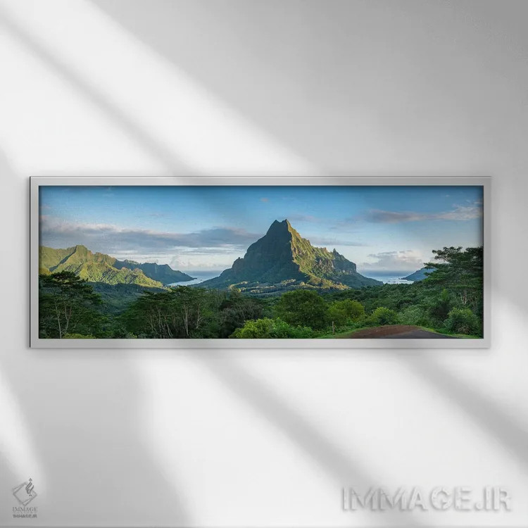 تابلو Moorea Island, French Polynesia,نمای پانورامای طلوع آفتاب از مون روتویی که از بلودر لوکاوت، جزیره مورئا، پلینزی فرانسه دیده میشود اثر یان بکه - نمای قابدار سفید