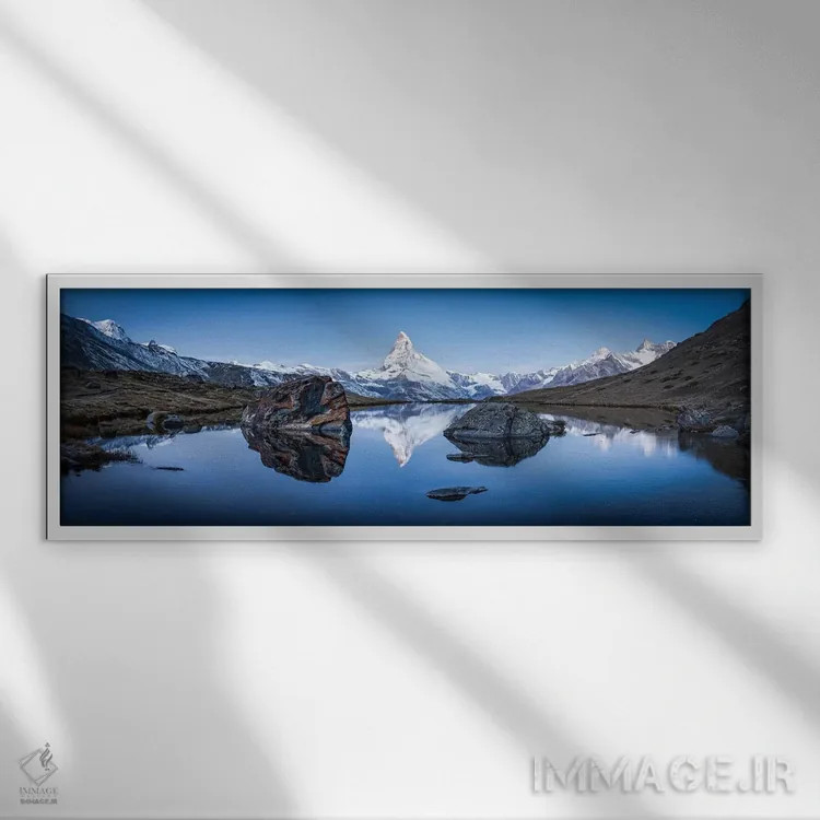 تابلو نمای پانورامای دریاچه استلی و ماترهورن در زمستان اثر یان بکه - نمای قابدار سفید