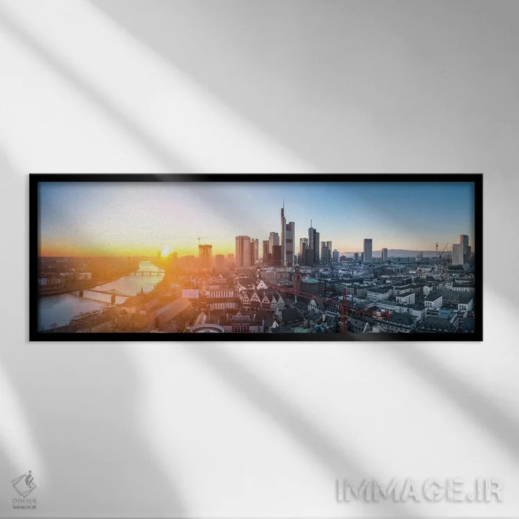 تابلو پانورامای خط آسمان فرانکفورت آم ماین هنگام غروب آفتاب اثر یان بکه - نمای قابدار مشکی
