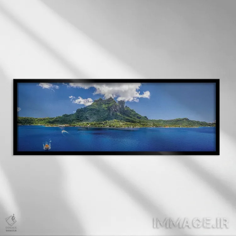 تابلو قایق کوچک به سمت بورا بورا اثر عکاسی جاناتان راس - نمای قابدار مشکی