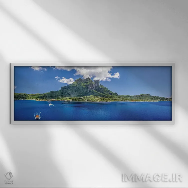 تابلو قایق کوچک به سمت بورا بورا اثر عکاسی جاناتان راس - نمای قابدار سفید