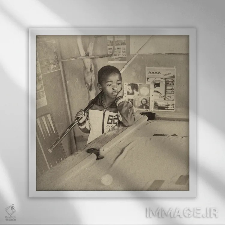 تابلو خیالبافی کنار استخر اثر اندرو لِوِر - نمای قابدار سفید