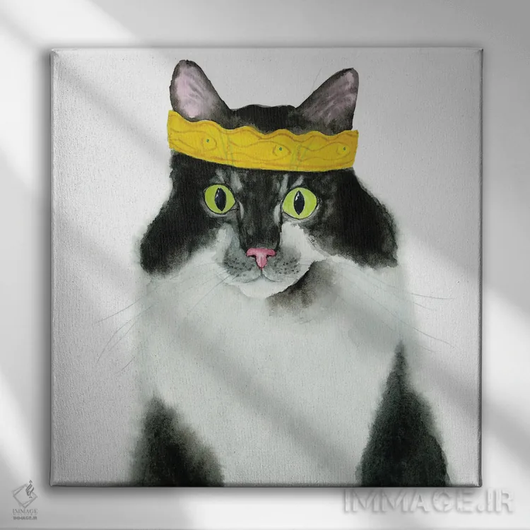 تابلو گربهٔ تاکسیدویی تاجدار اثر آلکسی دیمیتریویچ شمیروف - نمای روبهرو روی دیوار