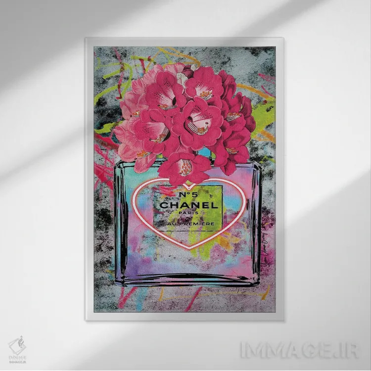 تابلو گرافیتی شنل II (برند مد) اثر هنرِ چونی - نمای قابدار سفید