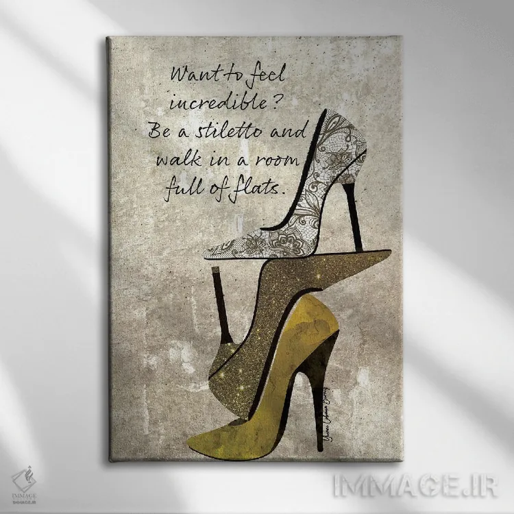 تابلو کفش پاشنهبلند در اتاق اثر هنرِ چونی - نمای روبهرو روی دیوار