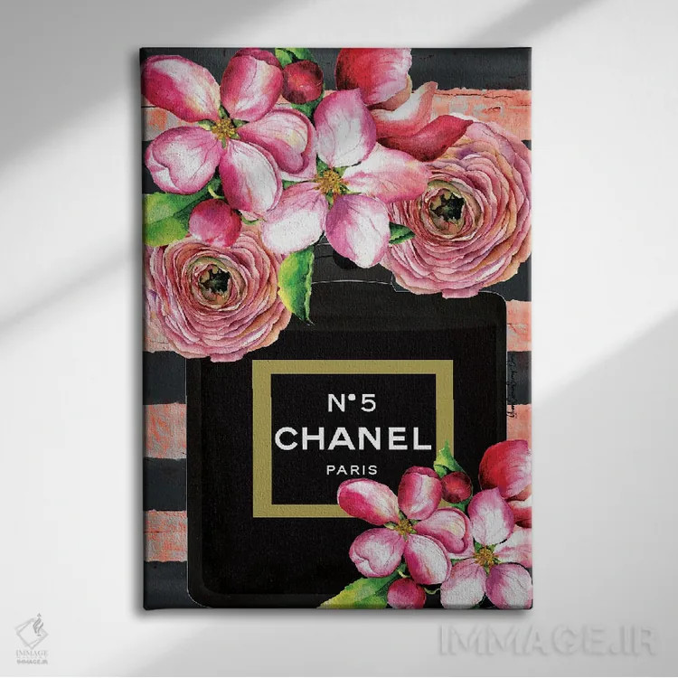 تابلو شنل شکوفا در پاریس اثر هنرِ چونی - نمای روبهرو روی دیوار