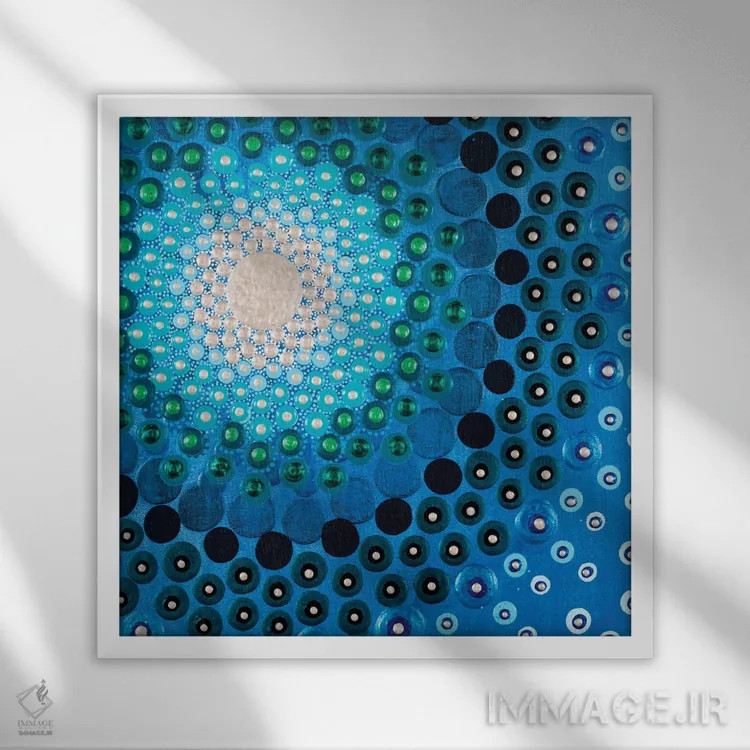 تابلو آبی پرطراوت اثر امی داینر - نمای قابدار سفید