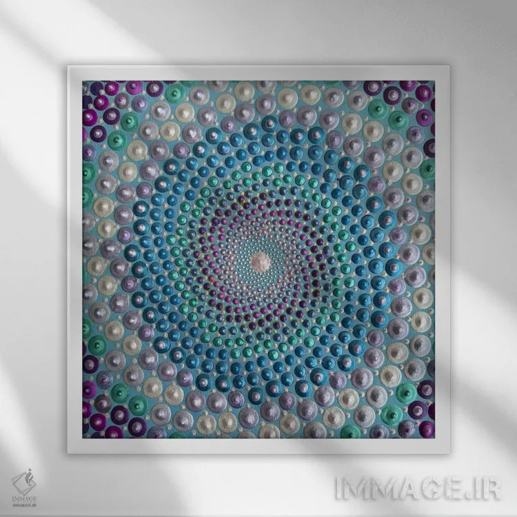 تابلو ماندالای مارپیچی اثر امی داینر - نمای قابدار سفید