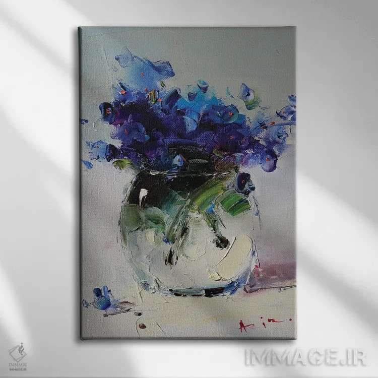 تابلو دستهگل آبی در لیوان اثر عزیز سلیماناف - نمای روبهرو روی دیوار