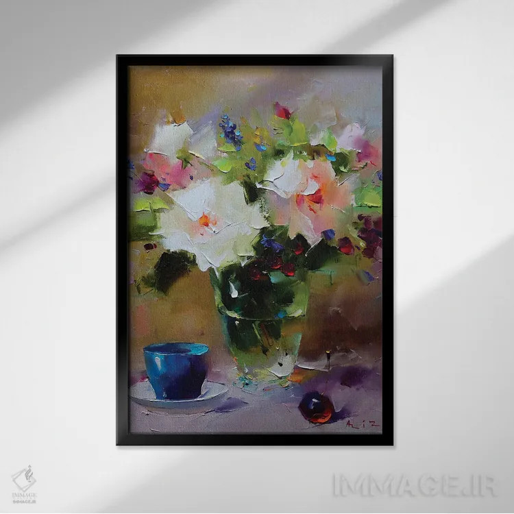 تابلو رزهای سفید و فنجان آبی اثر عزیز سلیماناف - نمای قابدار مشکی