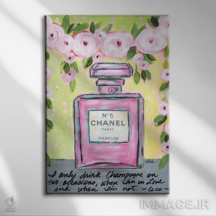 تابلو شامپاین شنل (برند Chanel) اثر برندا بوش - نمای روبهرو روی دیوار