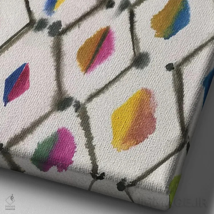 تابلو لانهٔ زنبوری اثر آلبینا براتچِوا - نمای نزدیک بافت بوم