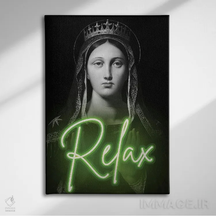 تابلو پرترهٔ ریلکس به سبک ماکسیمالیستی اثر بونا فیدسا - نمای روبهرو روی دیوار