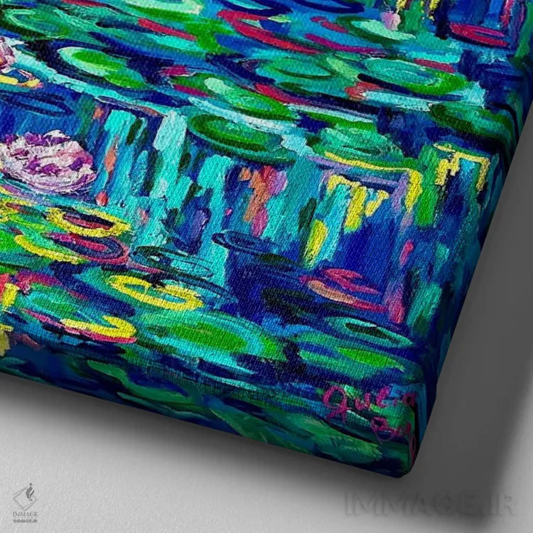 تابلو قطرههای باران روی نیلوفر آبی اثر جولیا بورگ - نمای نزدیک بافت بوم