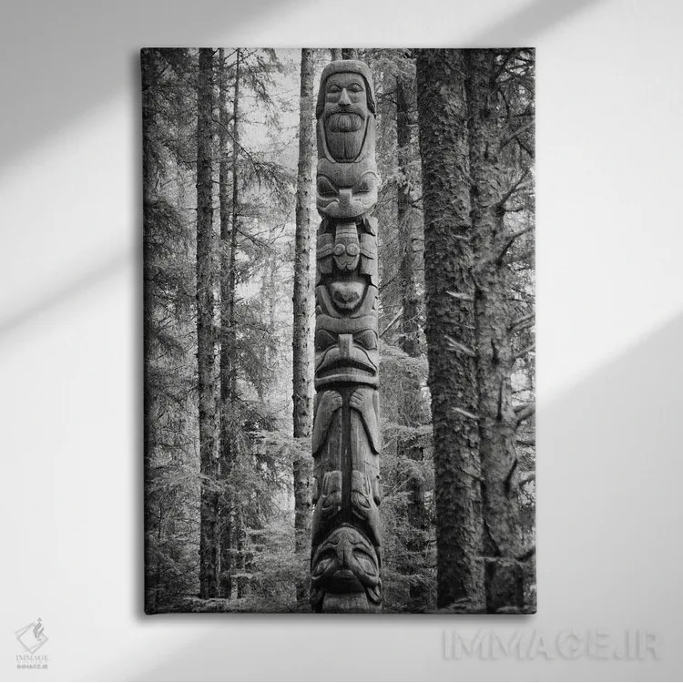 تابلو توتم افسانهای معاملهگر اثر بنجامین پاجت - نمای روبهرو روی دیوار