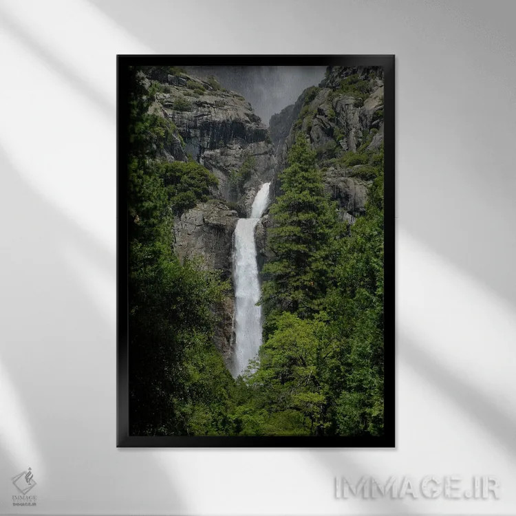 تابلو منظرهٔ آبشار پایین یوسیمیتی اثر بنجامین پاجت - نمای قابدار مشکی