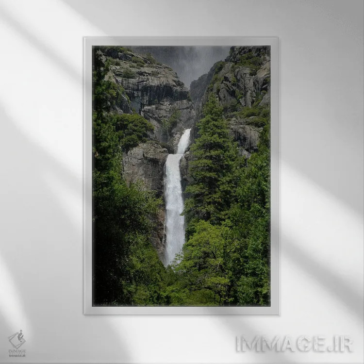 تابلو منظرهٔ آبشار پایین یوسیمیتی اثر بنجامین پاجت - نمای قابدار سفید