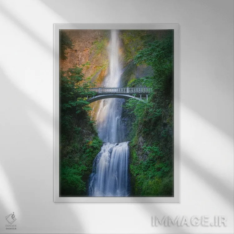 تابلو مولتنما (آبشار) اثر استیو برکلی - نمای قابدار سفید