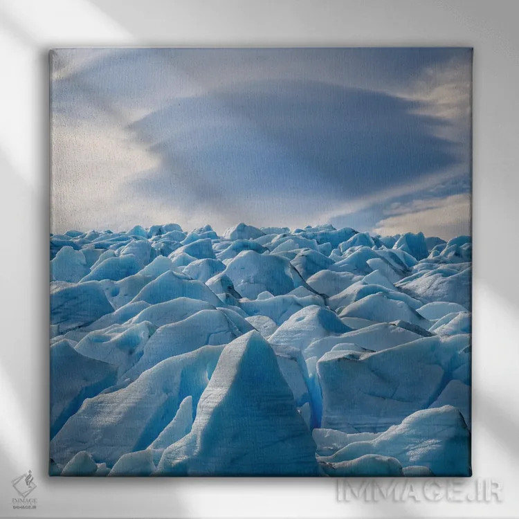 تابلو یخچال خاکستری II اثر استیو برکلی - نمای روبهرو روی دیوار