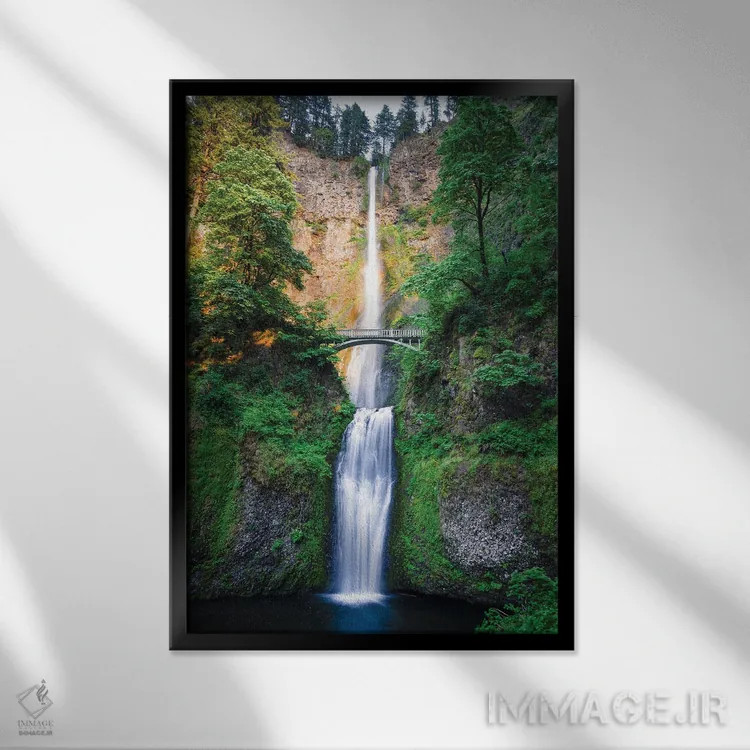 تابلو آبشار مولتنومه اثر استیو برکلی - نمای قابدار مشکی