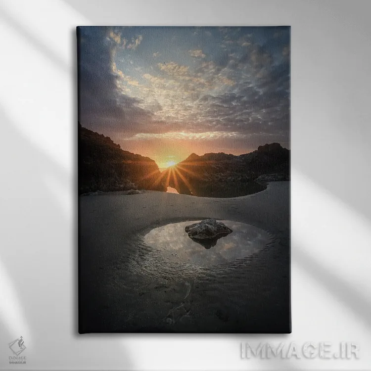 تابلو حوضچه بازتابی اثر استیو برکلی - نمای روبهرو روی دیوار