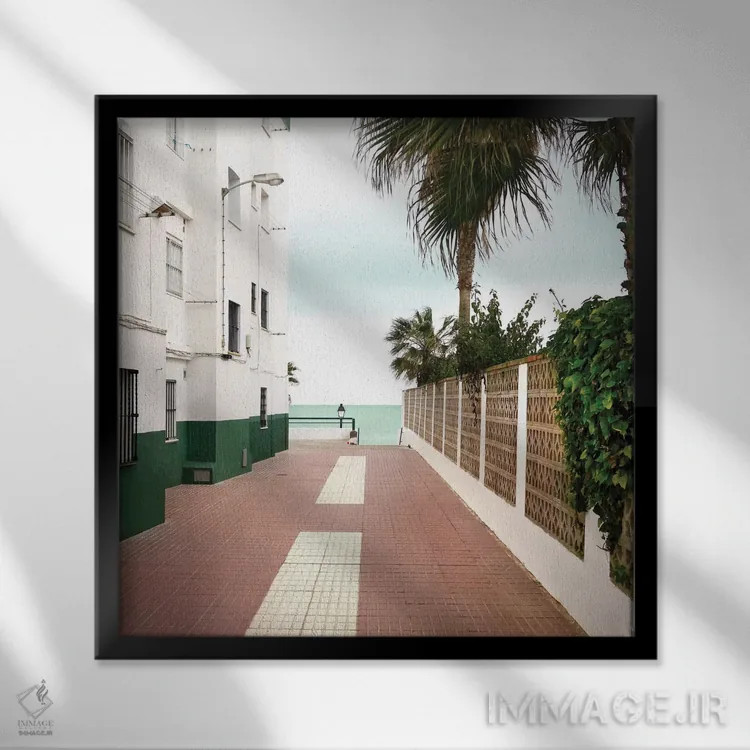 تابلو جاده به ساحل اثر بلی - نمای قابدار مشکی