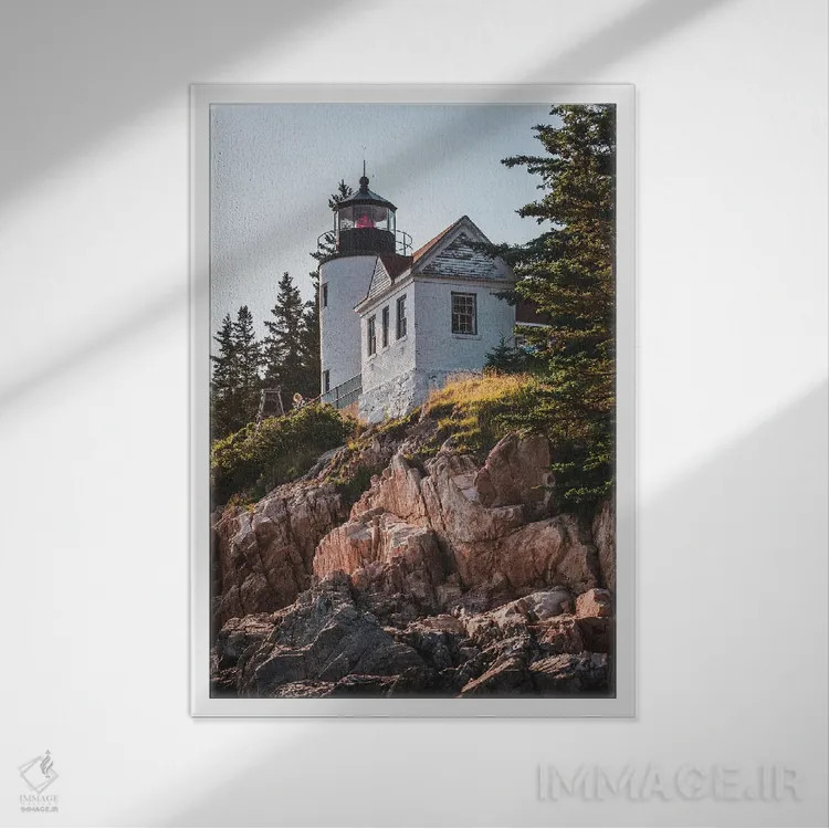 تابلو فانوس دریایی بندر بس III اثر جان بیلوس - نمای قابدار سفید