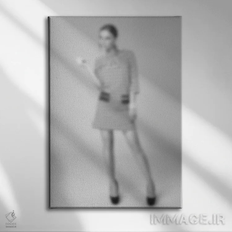 تابلو اُفلیا محو اثر فایو بای فایو کالکتیو - نمای روبهرو روی دیوار