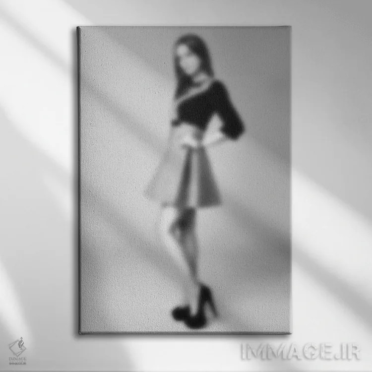 تابلو بیانکا محو اثر فایو بای فایو کالکتیو - نمای روبهرو روی دیوار