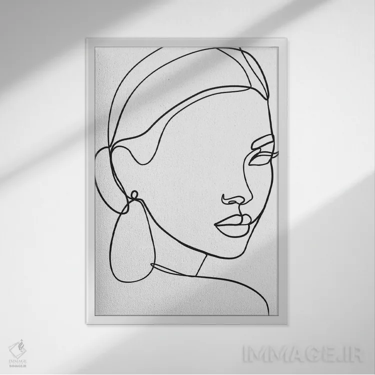 تابلو بانویی با گوشواره اثر بلک پرینتس - نمای قابدار سفید