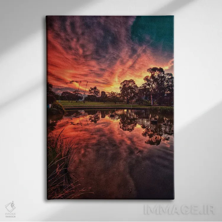 تابلو دریاچهٔ غروب اثر بن مولدر - نمای روبهرو روی دیوار