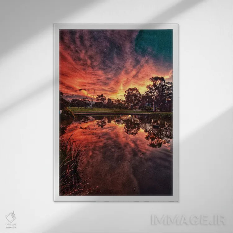 تابلو دریاچهٔ غروب اثر بن مولدر - نمای قابدار سفید