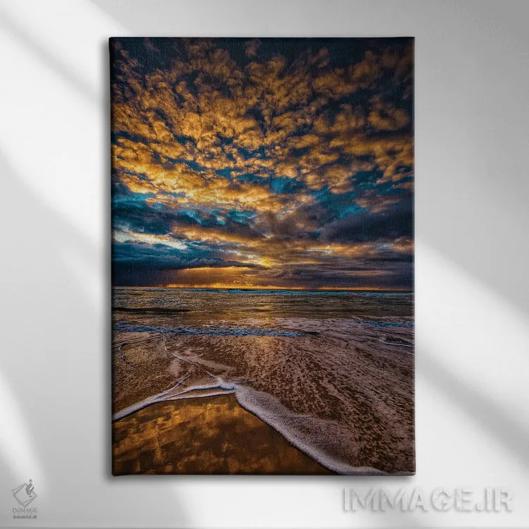 تابلو ابرهای طلایی اثر بن مولدر - نمای روبهرو روی دیوار
