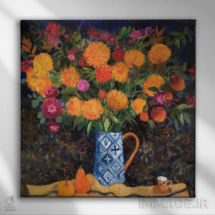 تابلو 2022,گل داوودی نارنجی روی پارچهٔ گلدوزی شده، ۲۰۲۲ اثر آن اورام - نمای روبهرو روی دیوار