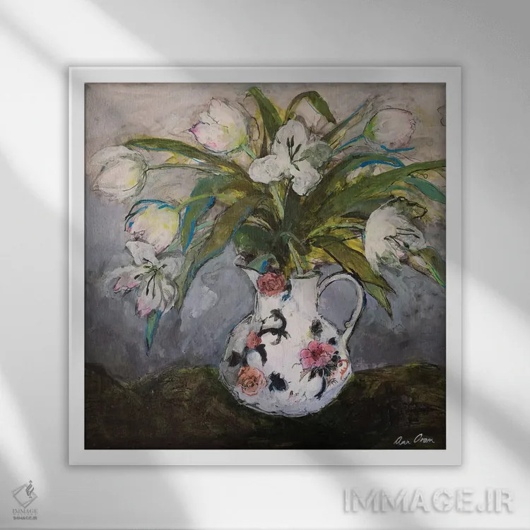 تابلو 2019,لالههای سفید در کوزهای از سنگ آهنی، ۲۰۱۹ اثر آن اورام - نمای قابدار سفید