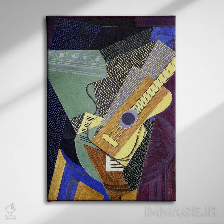 تابلو گیتار روی میز؛ گیتار سور اونه تابل، ۱۹۱۶ (نقاشی روغن روی بوم) اثر خوان گрис (نقاش کوبیست اسپانیایی) - نمای روبهرو روی دیوار